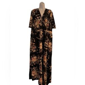 Clearance Sale 🎁 NWOT Woman’s Floral Black Maxi Dress